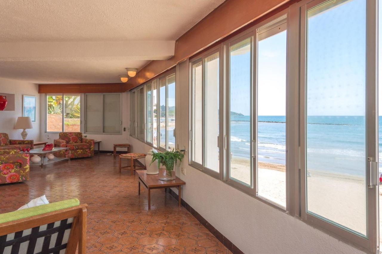 Magnifica Villa Aireola Frente Al Mar بينيكاسّين المظهر الخارجي الصورة