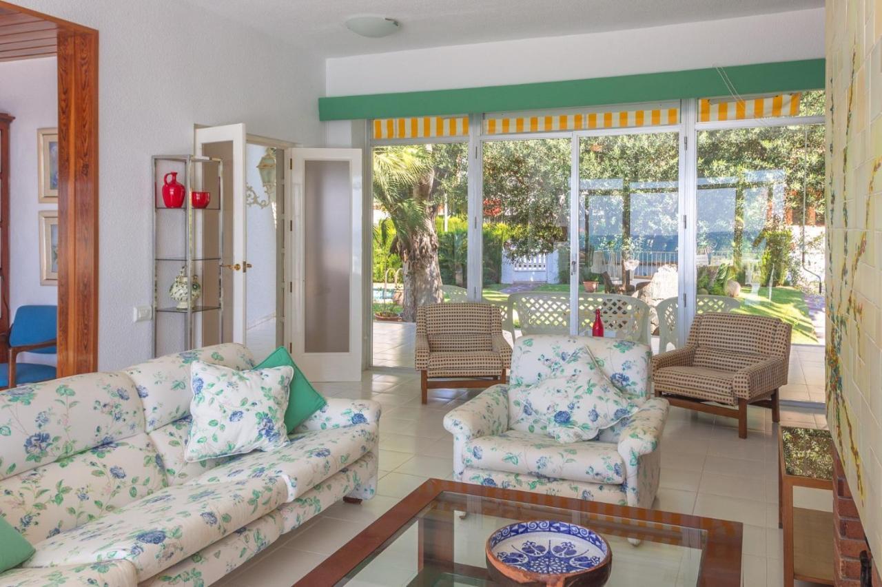 Magnifica Villa Aireola Frente Al Mar بينيكاسّين المظهر الخارجي الصورة